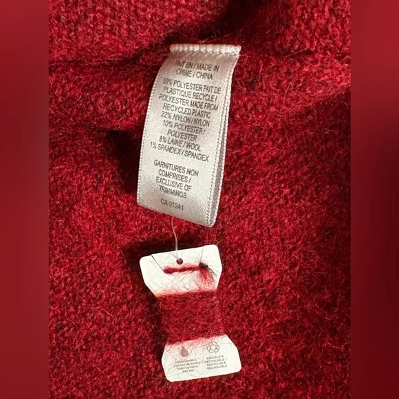 Simons Jewel Button Fuzzy Knit Sweater Red Size XS Statement Button Cardigan - Picture 8 of 13